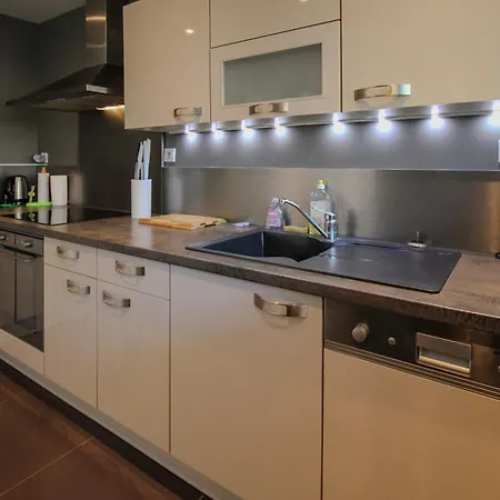 Chenes Lumineux Vue Clim Confort Terrasses Parking Lägenhet